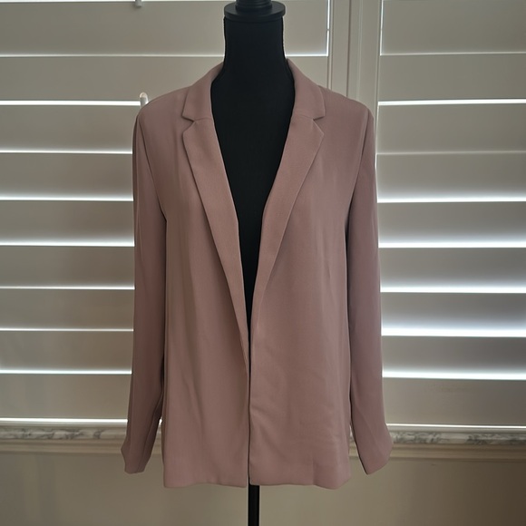 Blazer - Picture 2 of 5